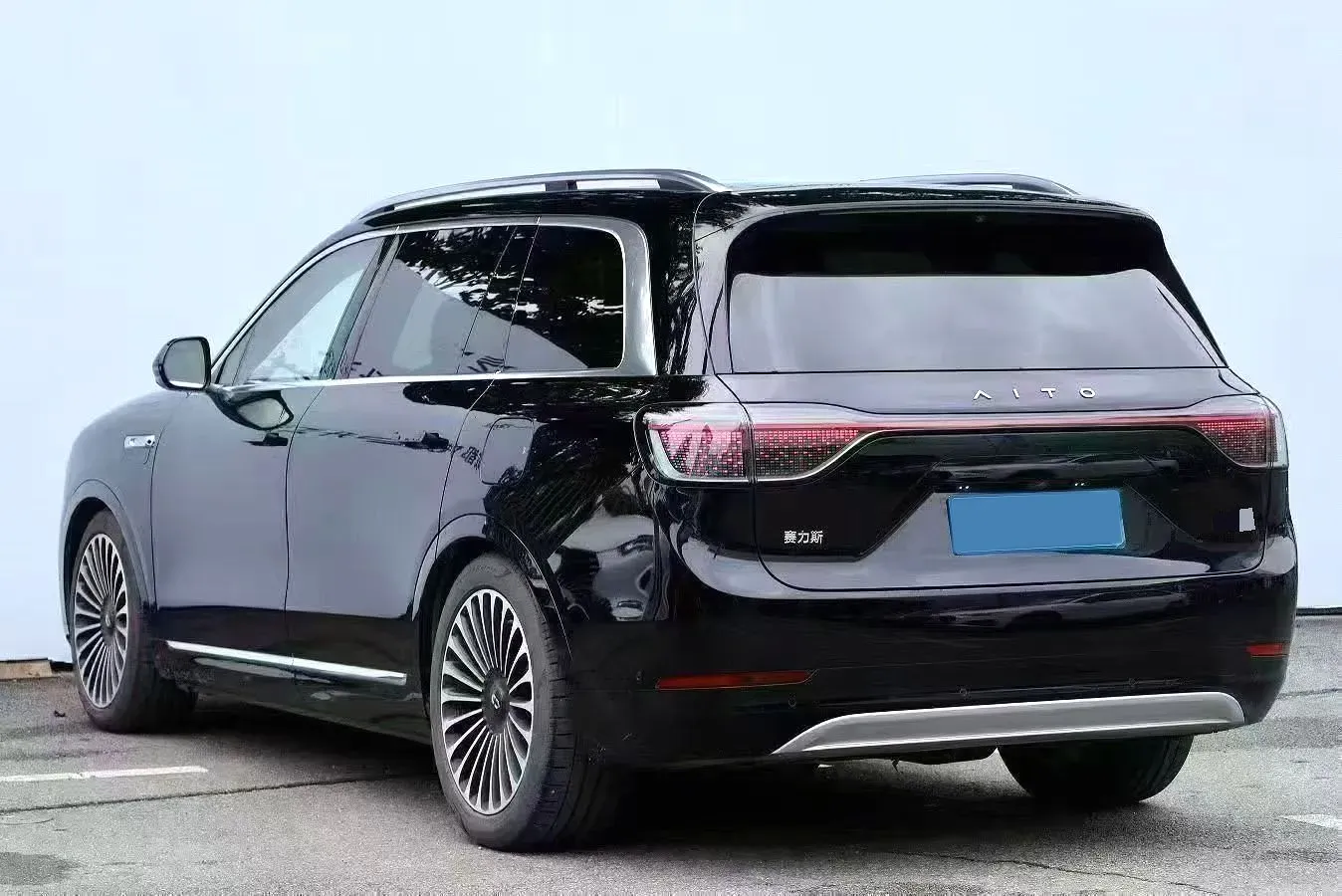 2024 AITO AITO M9 1.5T 152HP L4 REEV 42KWH,autocango,china used car exporter,china ev exporter,chinese used car exporter,chinese used ev exporter
