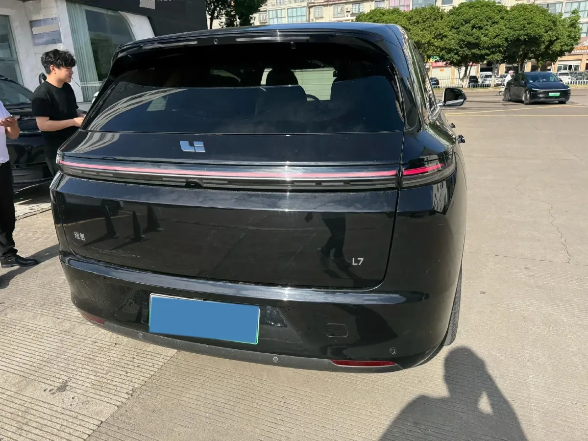 2023 Li L7 Range Extended 154HP REEV 40.9KWH,autocango,china used car exporter,china ev exporter,chinese used car exporter,chinese used ev exporter