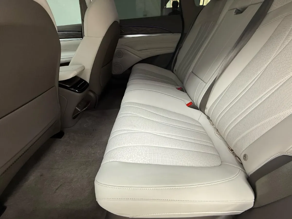 2022 IM L7 BEV 90KWH,autocango,china used car exporter,china ev exporter,chinese used car exporter,chinese used ev exporter