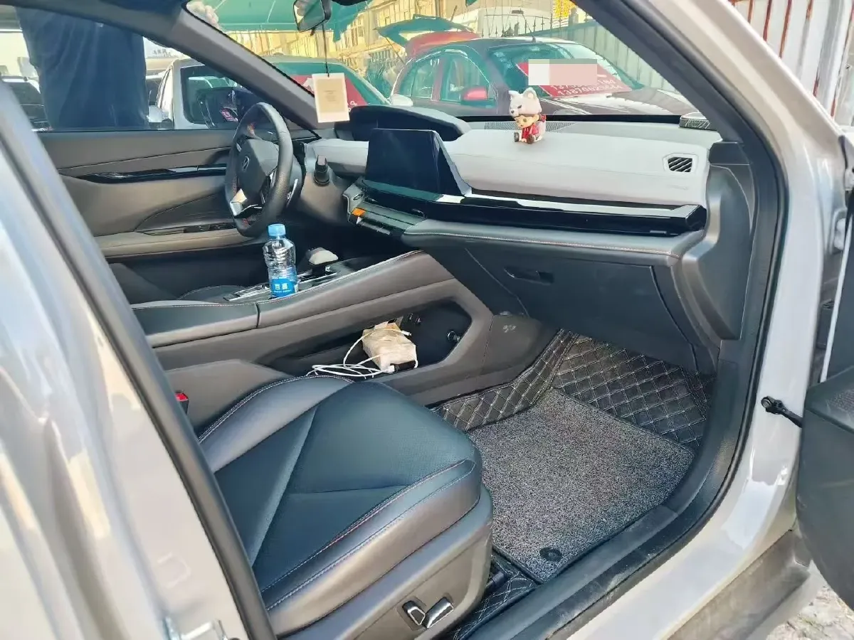 2022 ChangAn UNI-V 1.5T 188HP L4 7DCT,autocango,china used car exporter,china ev exporter,chinese used car exporter,chinese used ev exporter