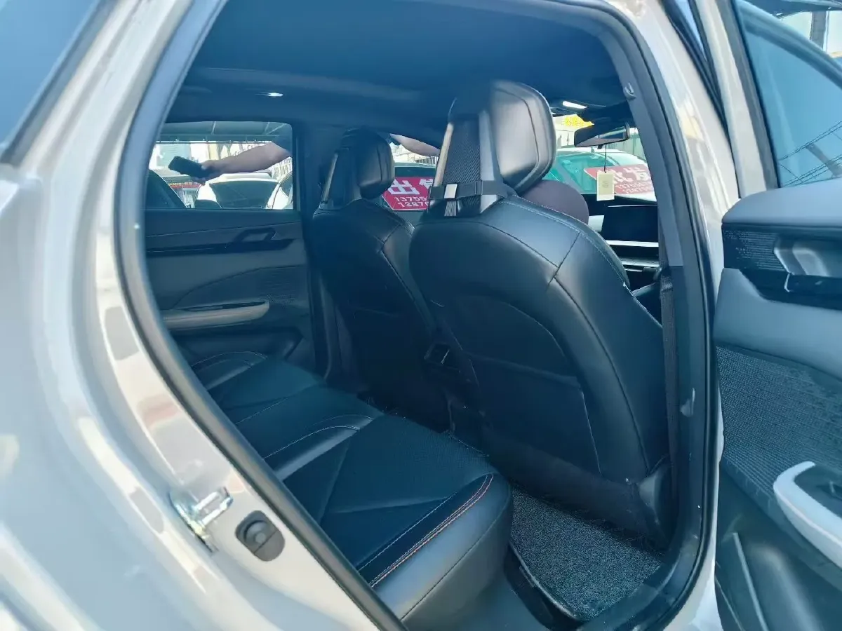 2022 ChangAn UNI-V 1.5T 188HP L4 7DCT,autocango,china used car exporter,china ev exporter,chinese used car exporter,chinese used ev exporter