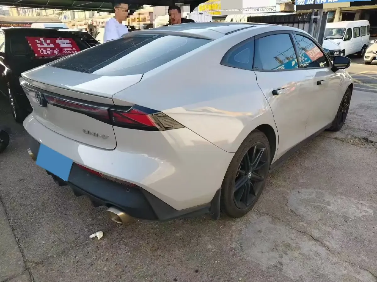 2022 ChangAn UNI-V 1.5T 188HP L4 7DCT,autocango,china used car exporter,china ev exporter,chinese used car exporter,chinese used ev exporter