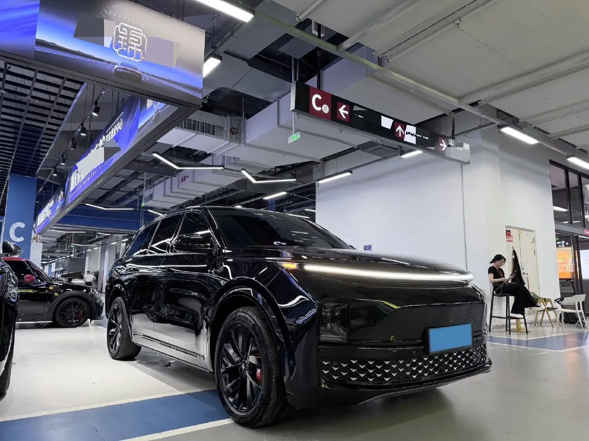 2023 Li L8 Range Extended 154HP REEV 40.9KWH,autocango,china used car exporter,china ev exporter,chinese used car exporter,chinese used ev exporter