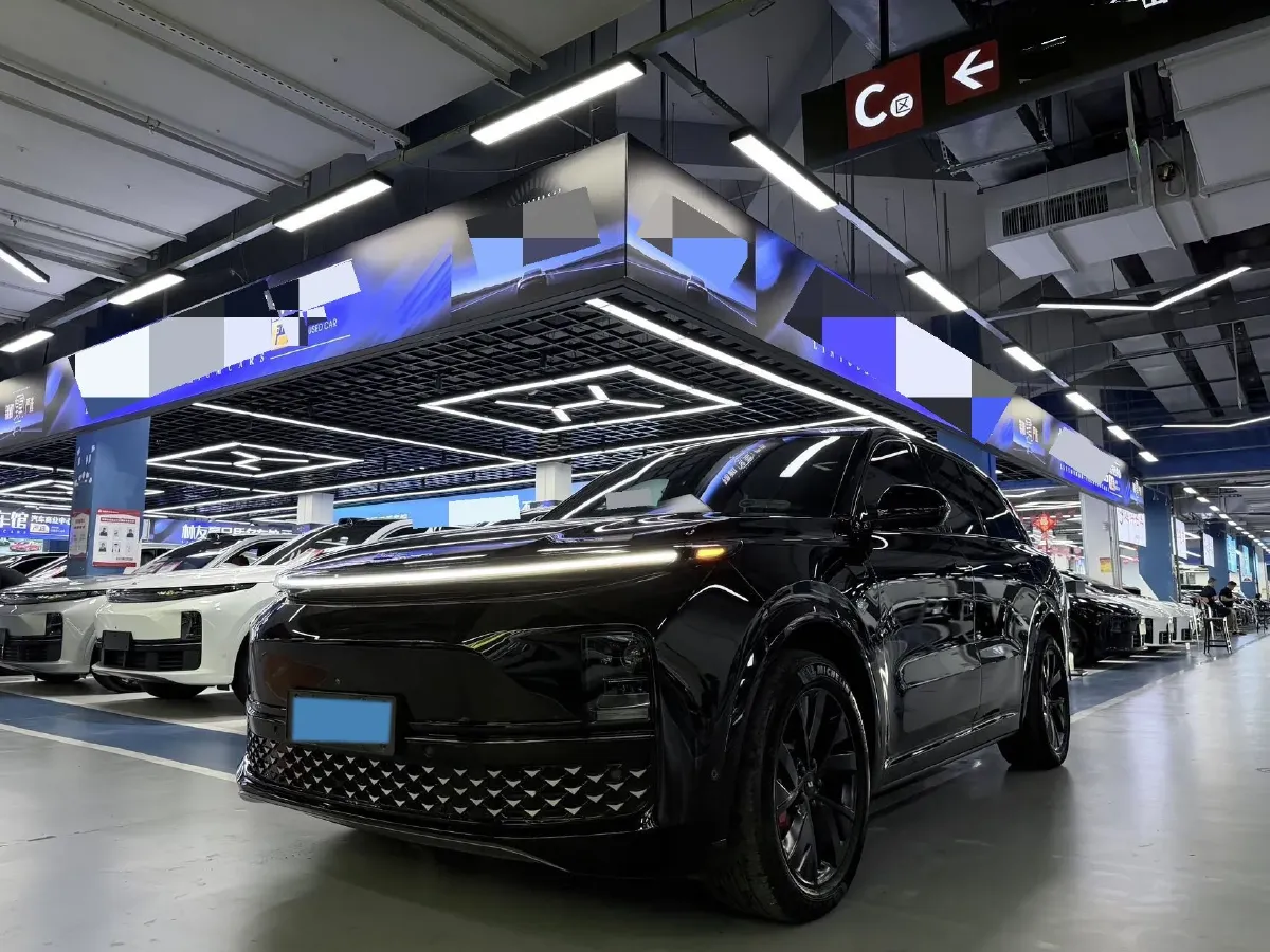 2023 Li L8 Range Extended 154HP REEV 40.9KWH,autocango,china used car exporter,china ev exporter,chinese used car exporter,chinese used ev exporter