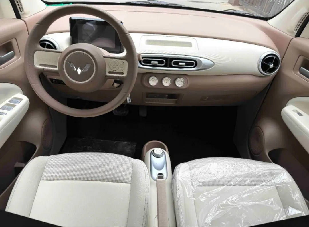 2025 WuLing HongGuang MINI EV BEV 16.2KWH,autocango,china used car exporter,china ev exporter,chinese used car exporter,chinese used ev exporter