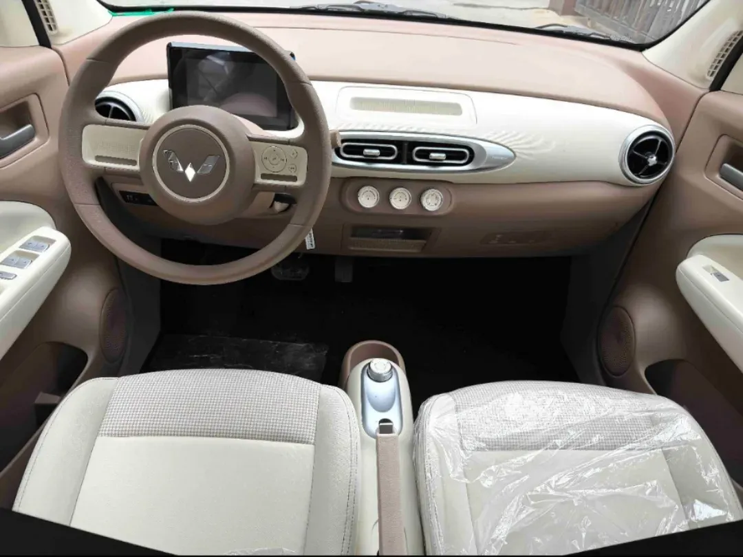 2025 WuLing HongGuang MINI EV BEV 16.2KWH,autocango,china used car exporter,china ev exporter,chinese used car exporter,chinese used ev exporter