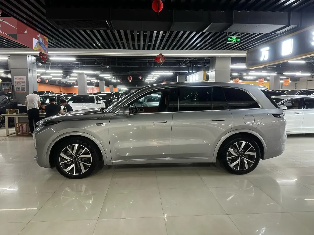 2023 Li L8 Range Extended 154HP REEV 40.9KWH,autocango,china used car exporter,china ev exporter,chinese used car exporter,chinese used ev exporter