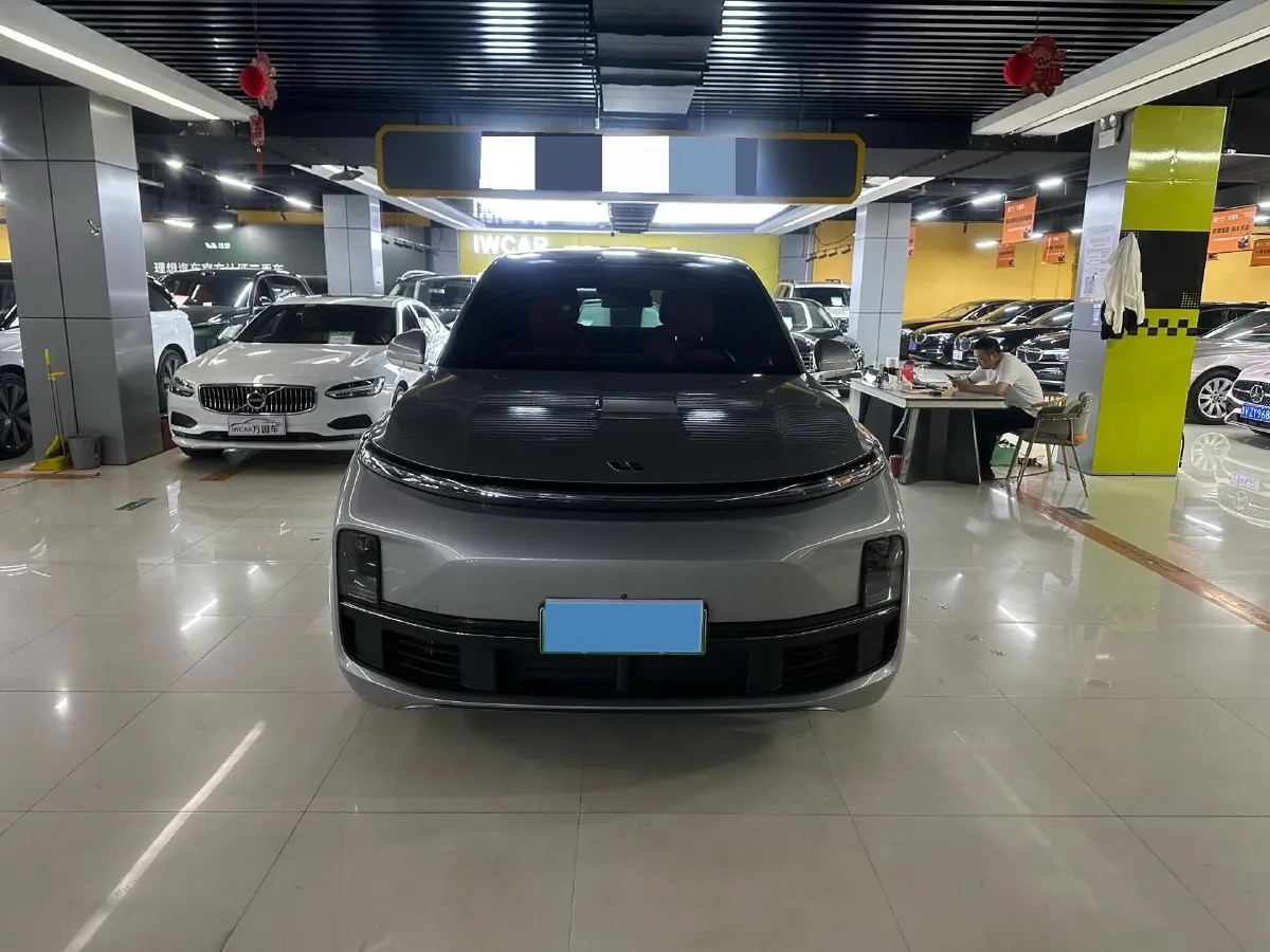 2023 Li L8 Range Extended 154HP REEV 40.9KWH,autocango,china used car exporter,china ev exporter,chinese used car exporter,chinese used ev exporter