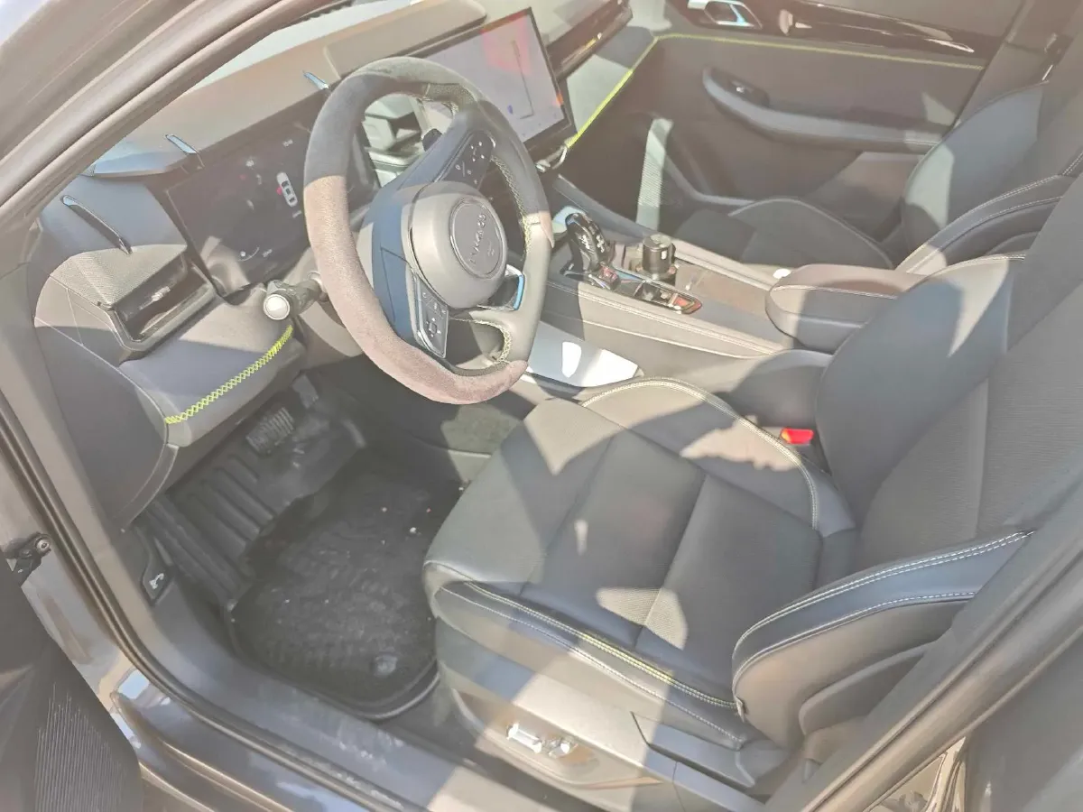 2023 MAXUS G50 1.5T 181HP L4 7DCT,autocango,china used car exporter,china ev exporter,chinese used car exporter,chinese used ev exporter