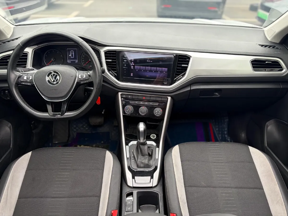 2022 Volkswagen T-Roc 1.4T 150HP L4 7DCT,autocango,china used car exporter,china ev exporter,chinese used car exporter,chinese used ev exporter