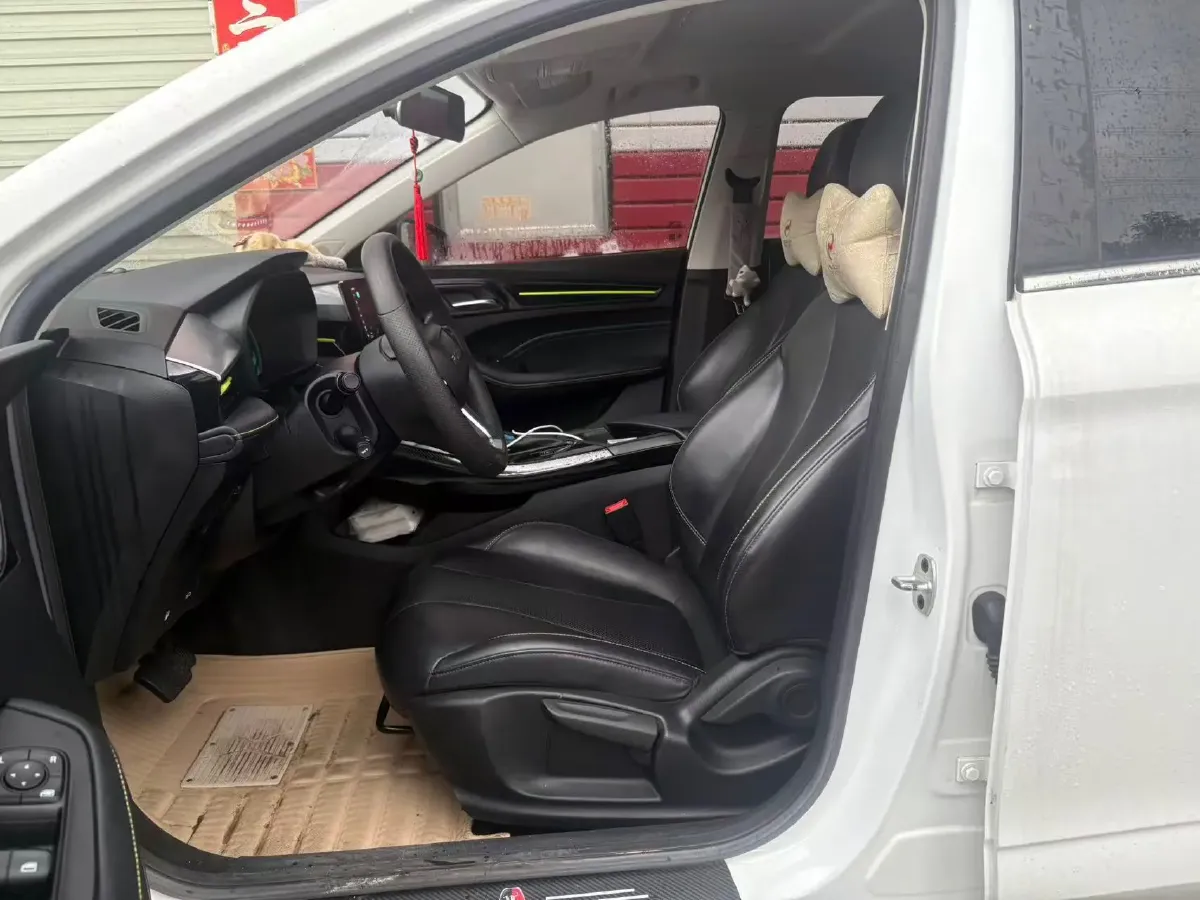 2021 Roewe i5 1.5L 120HP L4 CVT,autocango,china used car exporter,china ev exporter,chinese used car exporter,chinese used ev exporter