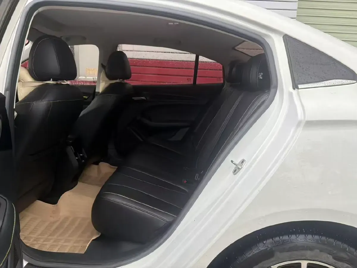 2021 Roewe i5 1.5L 120HP L4 CVT,autocango,china used car exporter,china ev exporter,chinese used car exporter,chinese used ev exporter