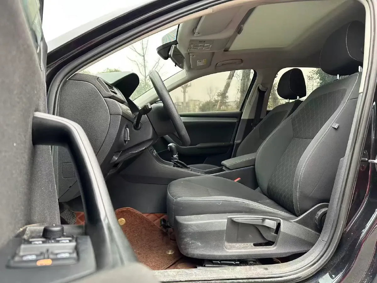 2019 Skoda Octavia 1.4T 150HP L4 7DCT,autocango,china used car exporter,china ev exporter,chinese used car exporter,chinese used ev exporter