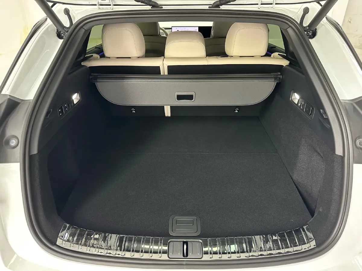 2025 Li i6 BEV,autocango,china used car exporter,china ev exporter,chinese used car exporter,chinese used ev exporter