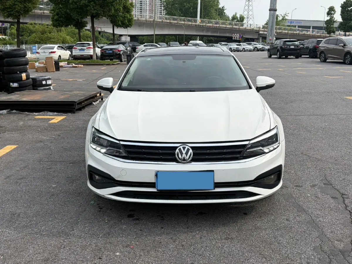 2019 Volkswagen T-Cross 1.4T 150HP L4 7DCT,autocango,china used car exporter,china ev exporter,chinese used car exporter,chinese used ev exporter