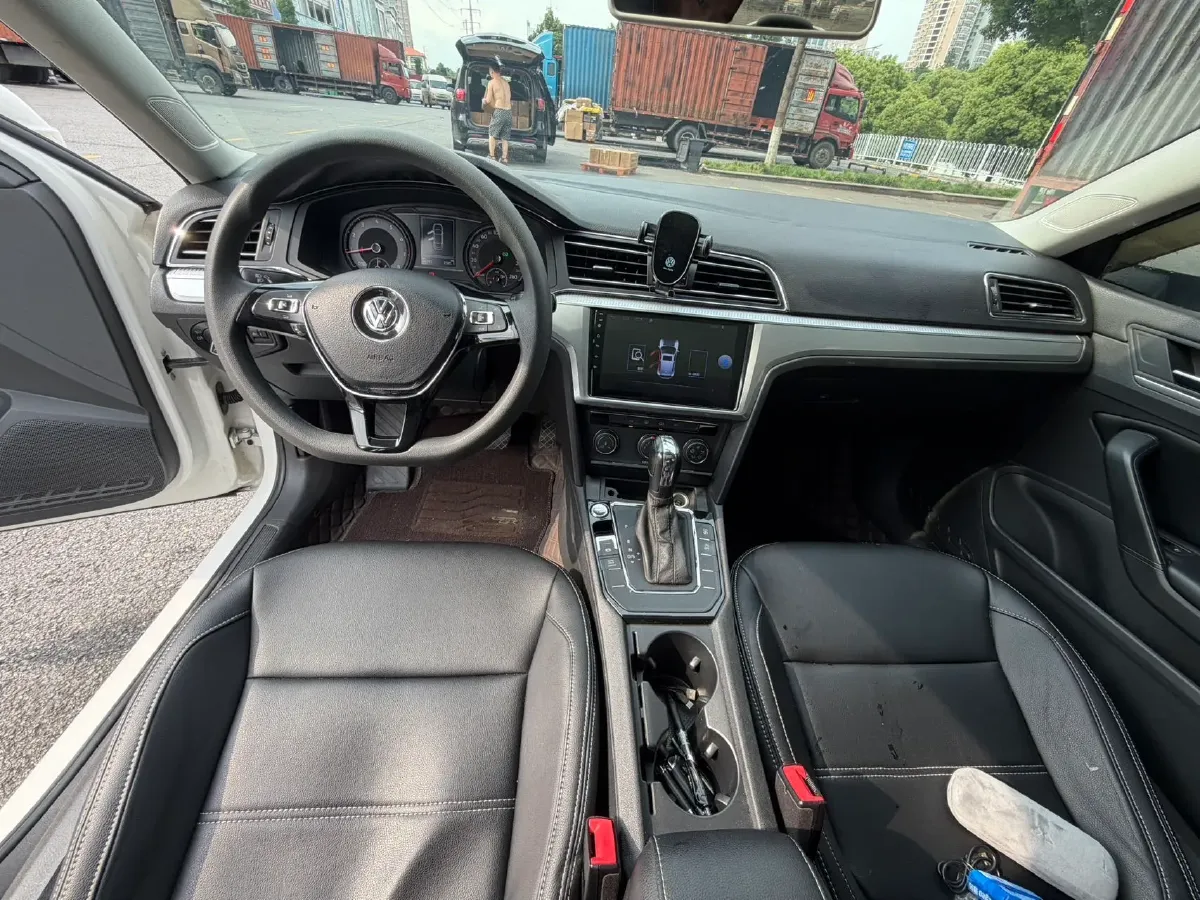 2019 Volkswagen T-Cross 1.4T 150HP L4 7DCT,autocango,china used car exporter,china ev exporter,chinese used car exporter,chinese used ev exporter