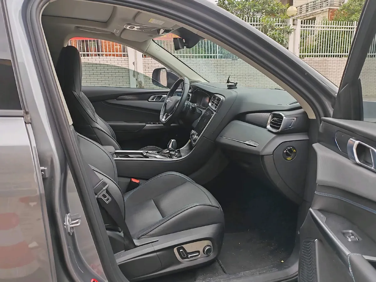 2018 Isuzu Mu-X 3.0T 177HP L4 6AT,autocango,china used car exporter,china ev exporter,chinese used car exporter,chinese used ev exporter