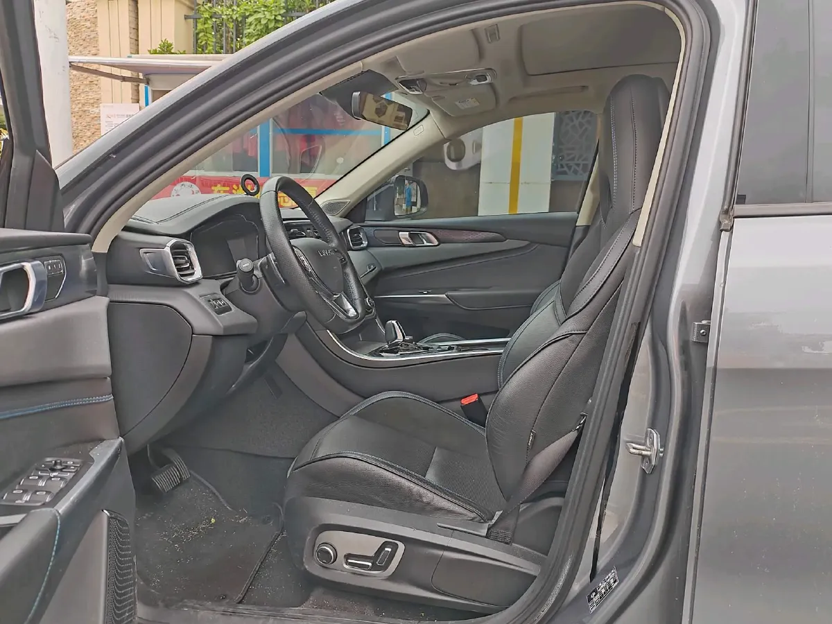2018 Isuzu Mu-X 3.0T 177HP L4 6AT,autocango,china used car exporter,china ev exporter,chinese used car exporter,chinese used ev exporter