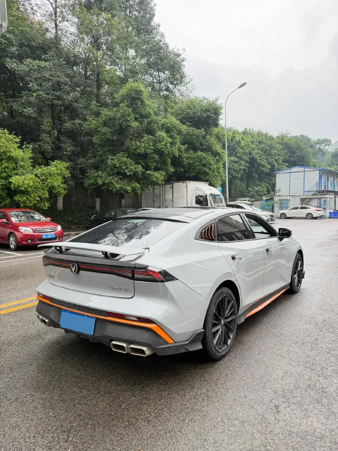 2024 ChangAn UNI-V 1.5T 188HP L4 7DCT,autocango,china used car exporter,china ev exporter,chinese used car exporter,chinese used ev exporter
