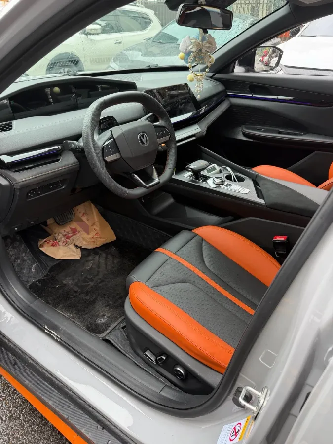 2024 ChangAn UNI-V 1.5T 188HP L4 7DCT,autocango,china used car exporter,china ev exporter,chinese used car exporter,chinese used ev exporter