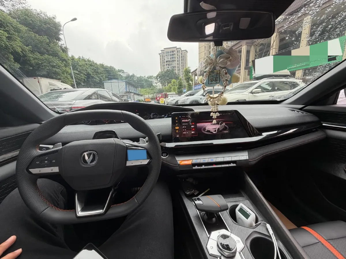 2024 ChangAn UNI-V 1.5T 188HP L4 7DCT,autocango,china used car exporter,china ev exporter,chinese used car exporter,chinese used ev exporter