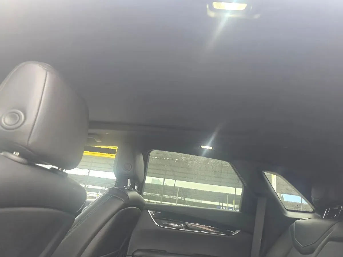 2021 Cadillac XT5 2.0T 237HP L4 9AT,autocango,china used car exporter,china ev exporter,chinese used car exporter,chinese used ev exporter