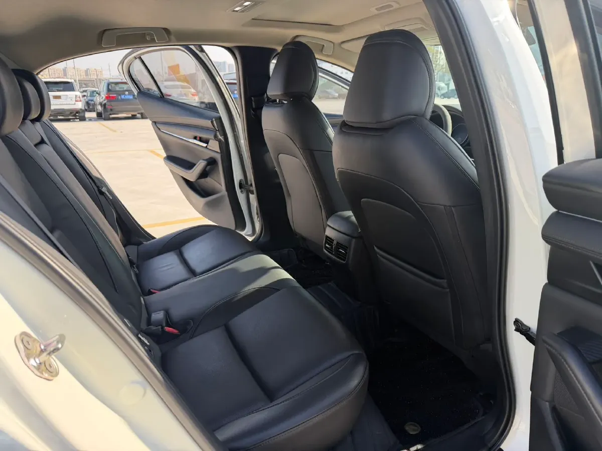 2021 Mazda 3 Axela 2.0L 158HP L4 6AT,autocango,china used car exporter,china ev exporter,chinese used car exporter,chinese used ev exporter