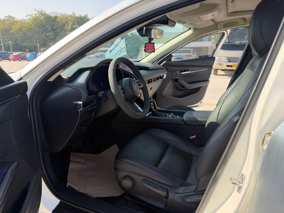 2021 Mazda 3 Axela 2.0L 158HP L4 6AT,autocango,china used car exporter,china ev exporter,chinese used car exporter,chinese used ev exporter