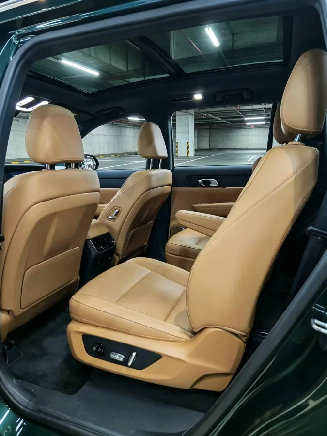 2021 Li ONE Range Extended 131HP REEV 40.5KWH,autocango,china used car exporter,china ev exporter,chinese used car exporter,chinese used ev exporter