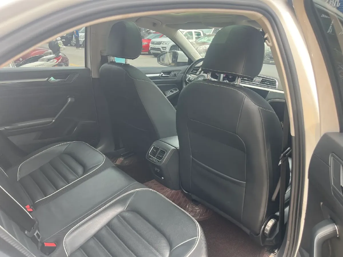 2019 Volkswagen Tayron 2.0T 186HP L4 7DCT,autocango,china used car exporter,china ev exporter,chinese used car exporter,chinese used ev exporter