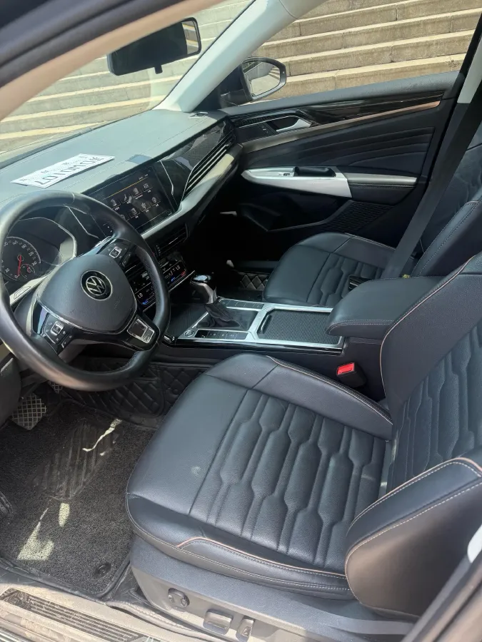 2021 Volkswagen Passat 2.0T 186HP L4 7DCT,autocango,china used car exporter,china ev exporter,chinese used car exporter,chinese used ev exporter