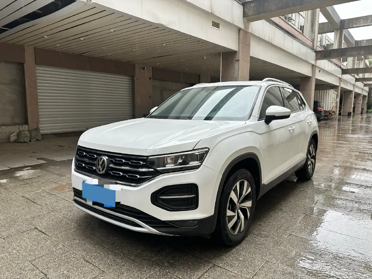2019 Jeep Cherokee 2.0T 234HP L4 9AT,autocango,china used car exporter,china ev exporter,chinese used car exporter,chinese used ev exporter