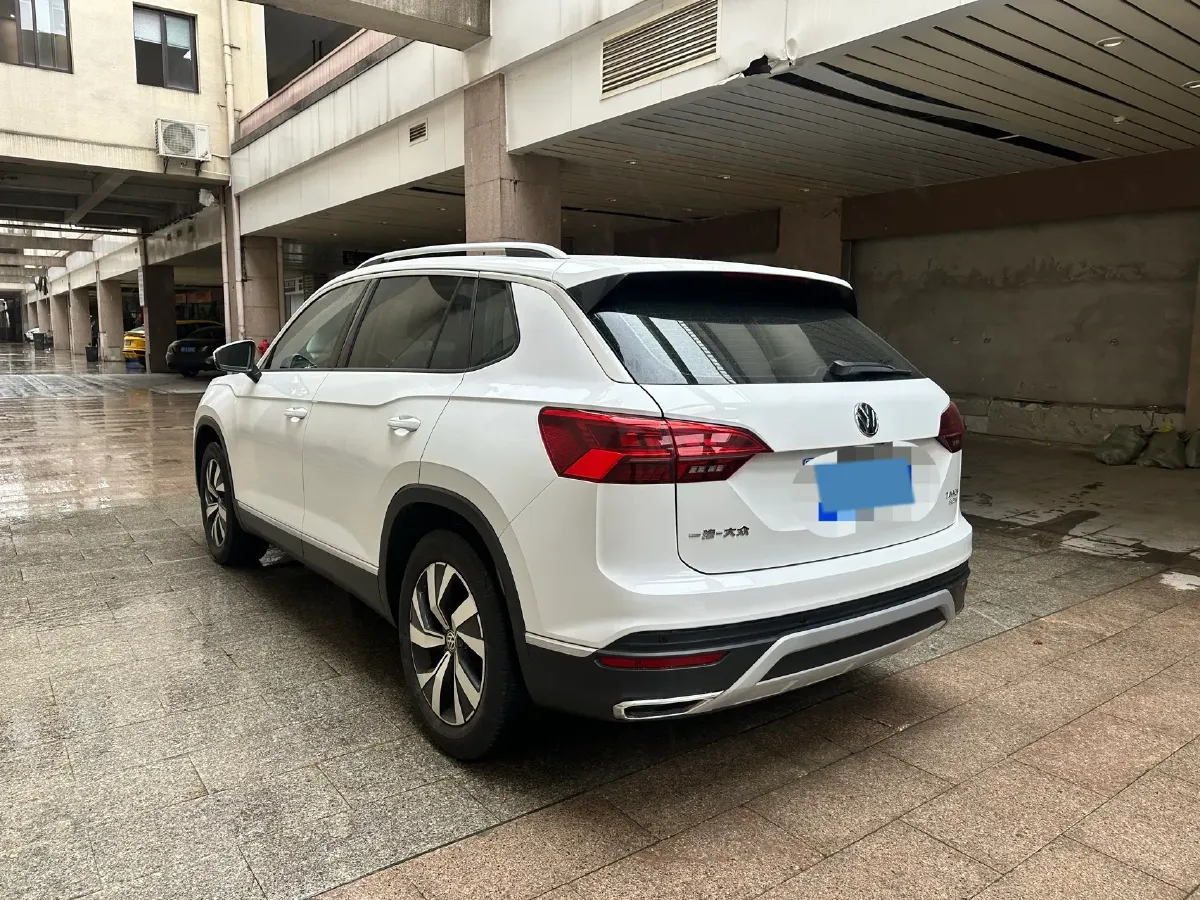 2019 Jeep Cherokee 2.0T 234HP L4 9AT,autocango,china used car exporter,china ev exporter,chinese used car exporter,chinese used ev exporter