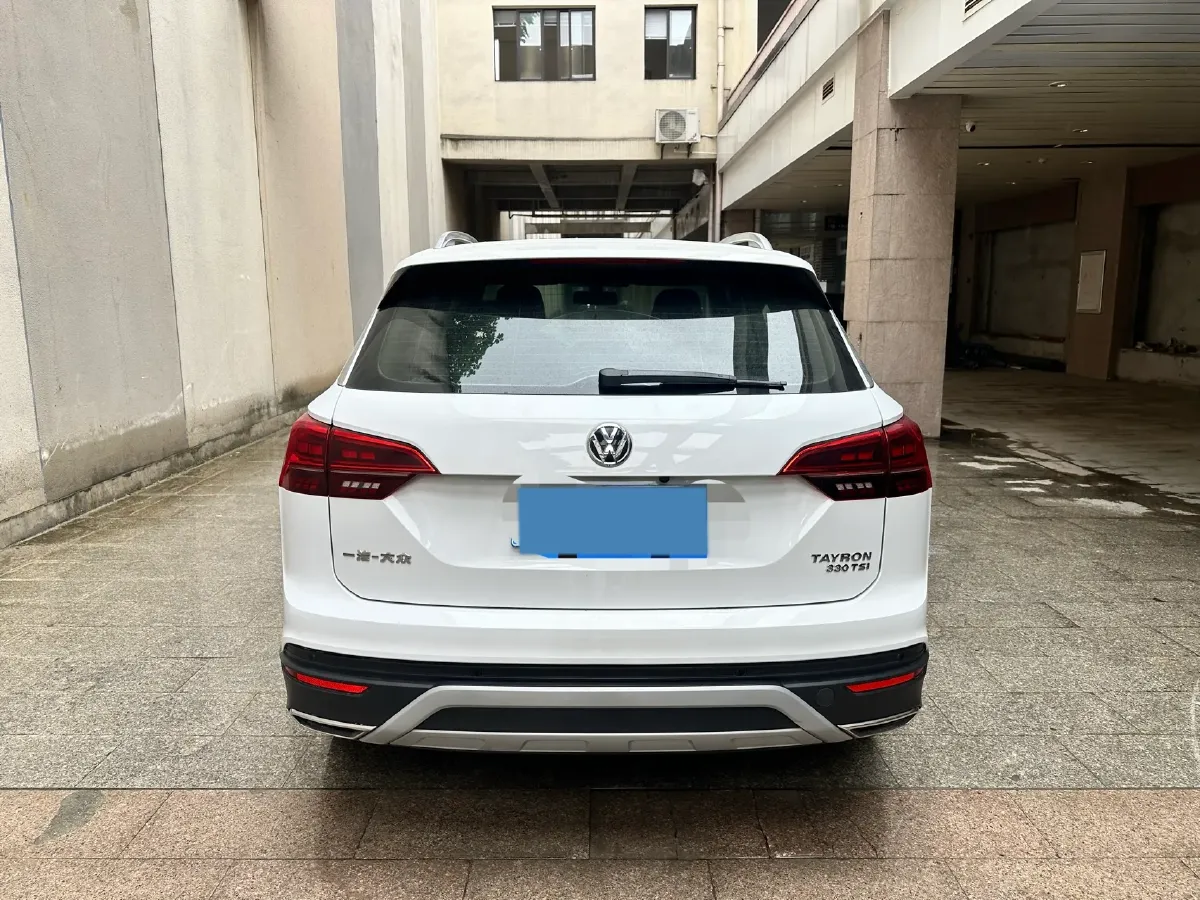 2019 Jeep Cherokee 2.0T 234HP L4 9AT,autocango,china used car exporter,china ev exporter,chinese used car exporter,chinese used ev exporter