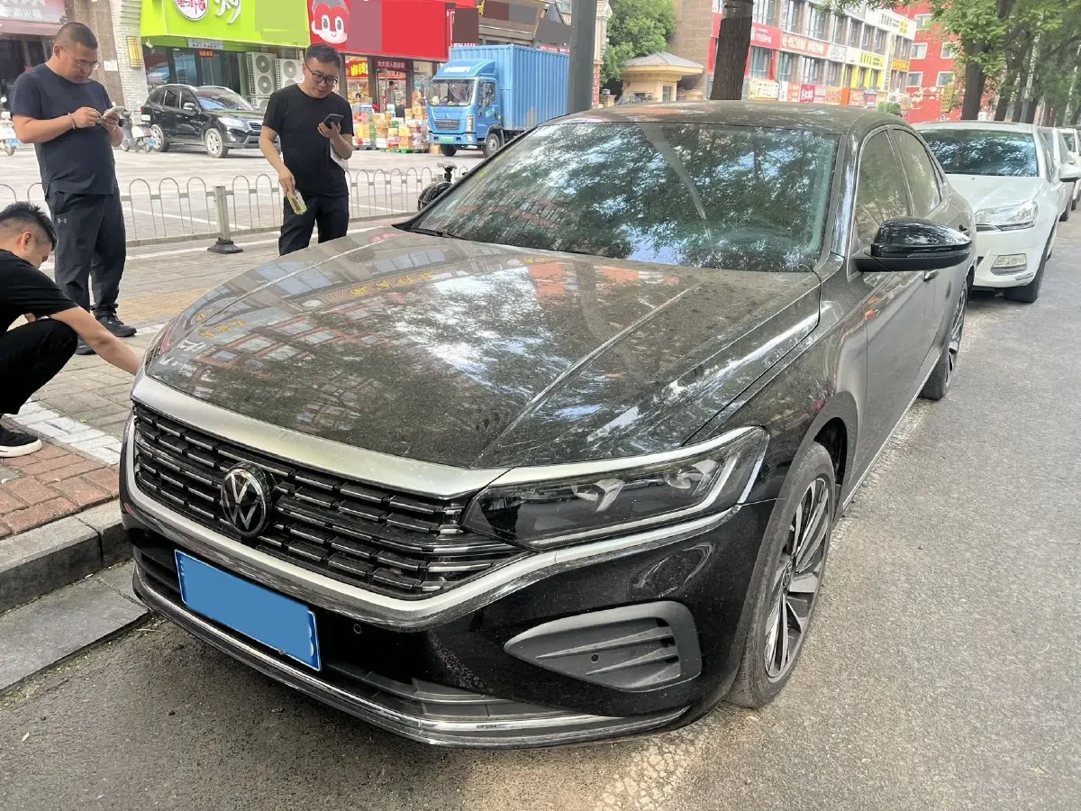 2024 Volkswagen Passat 2.0T 220HP L4 7DCT,autocango,china used car exporter,china ev exporter,chinese used car exporter,chinese used ev exporter