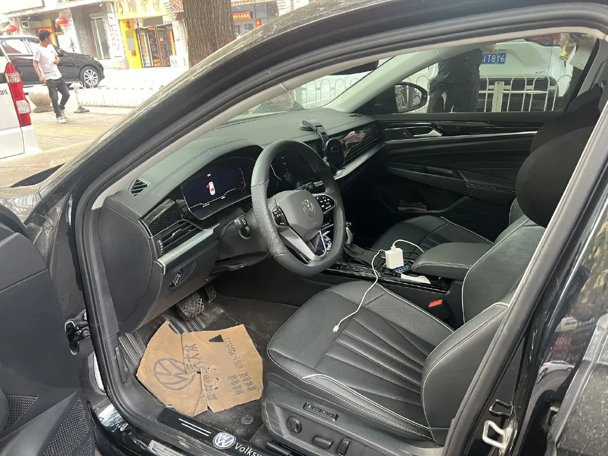 2024 Volkswagen Passat 2.0T 220HP L4 7DCT,autocango,china used car exporter,china ev exporter,chinese used car exporter,chinese used ev exporter