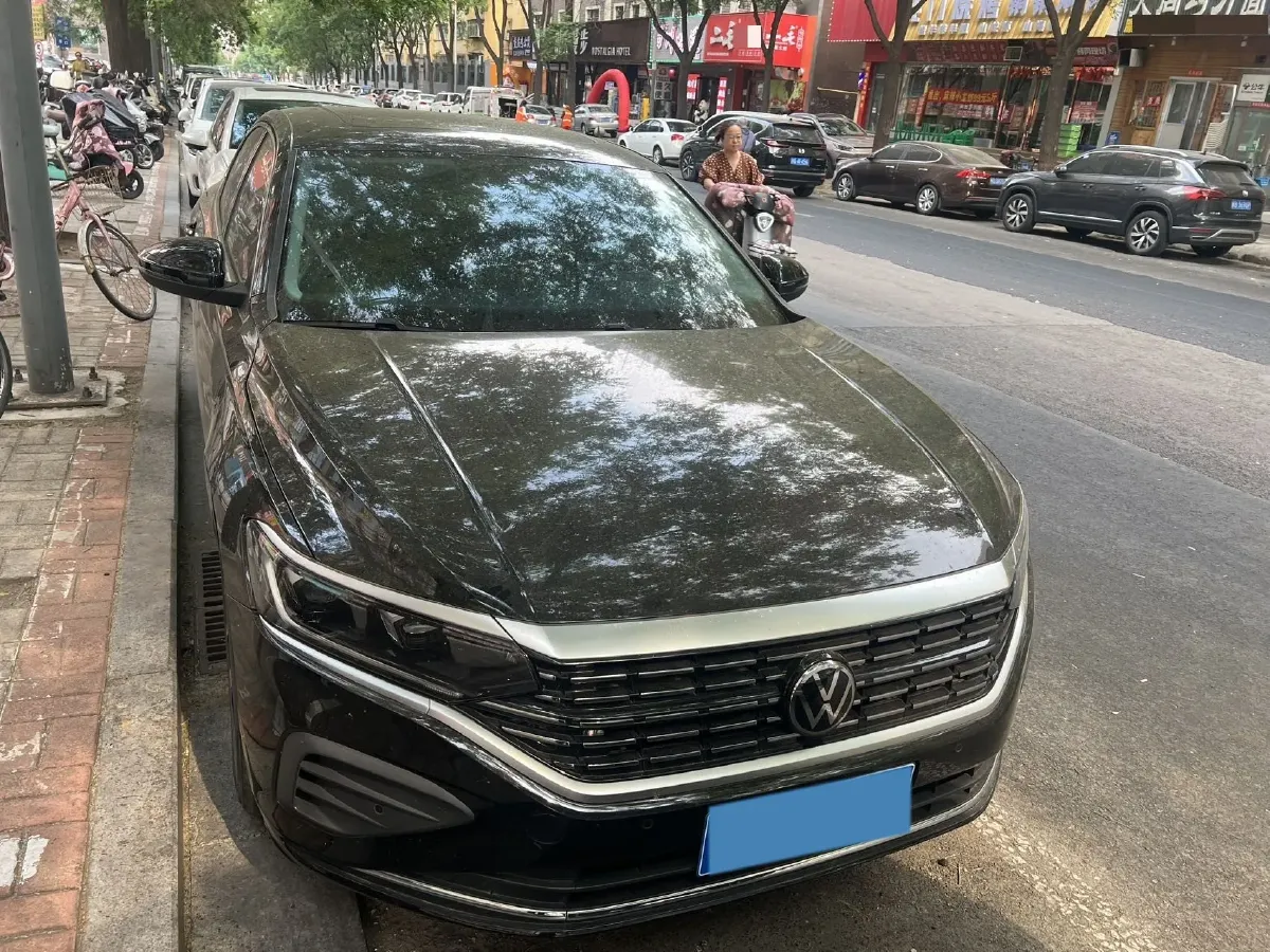 2024 Volkswagen Passat 2.0T 220HP L4 7DCT,autocango,china used car exporter,china ev exporter,chinese used car exporter,chinese used ev exporter