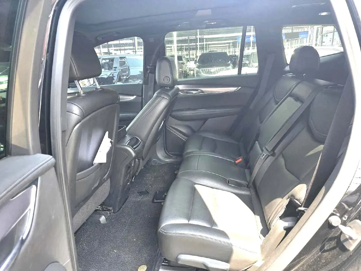 2022 Cadillac XT6 2.0T 237HP L4 9AT,autocango,china used car exporter,china ev exporter,chinese used car exporter,chinese used ev exporter