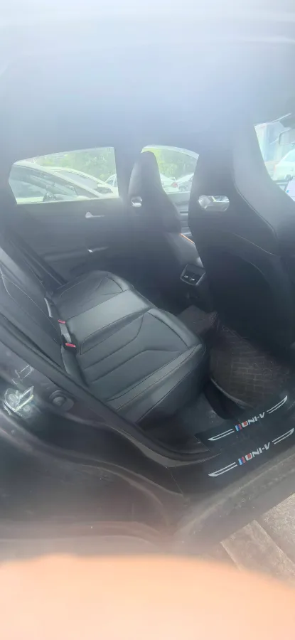 2025 ChangAn UNI-V 1.5T 192HP L4 7DCT,autocango,china used car exporter,china ev exporter,chinese used car exporter,chinese used ev exporter