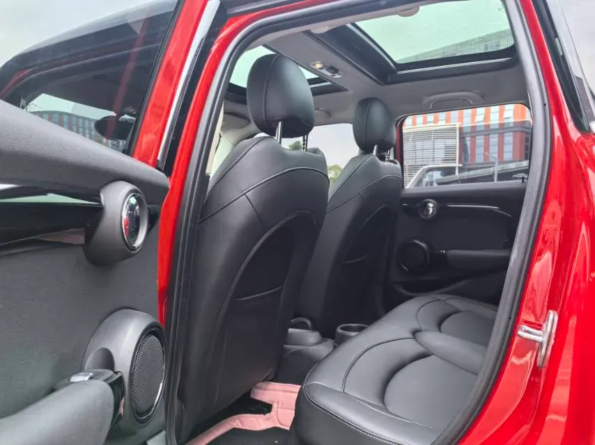 2021 MINI MINI 1.5T 136HP L3 7DCT,autocango,china used car exporter,china ev exporter,chinese used car exporter,chinese used ev exporter