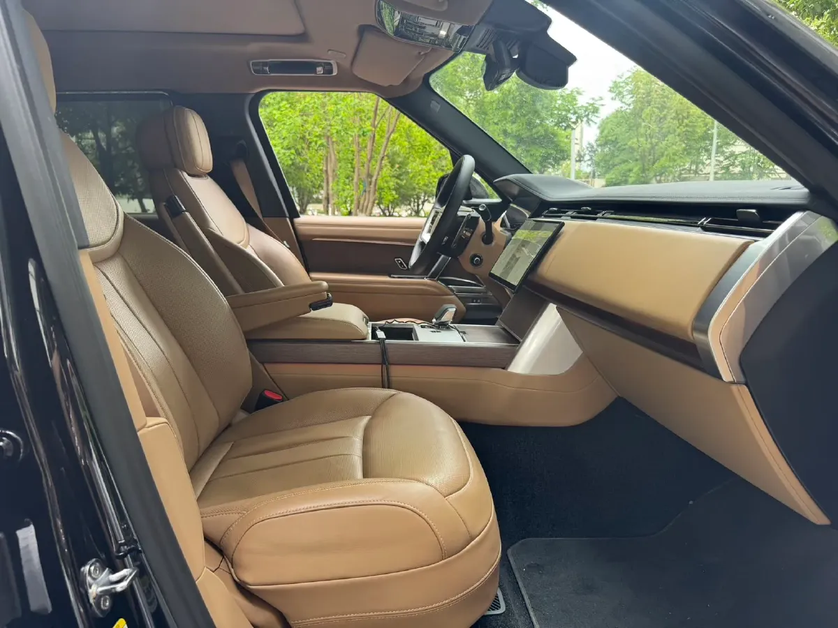 2025 Land Rover Range Rover 3.0T 400HP L6 8AT,autocango,china used car exporter,china ev exporter,chinese used car exporter,chinese used ev exporter