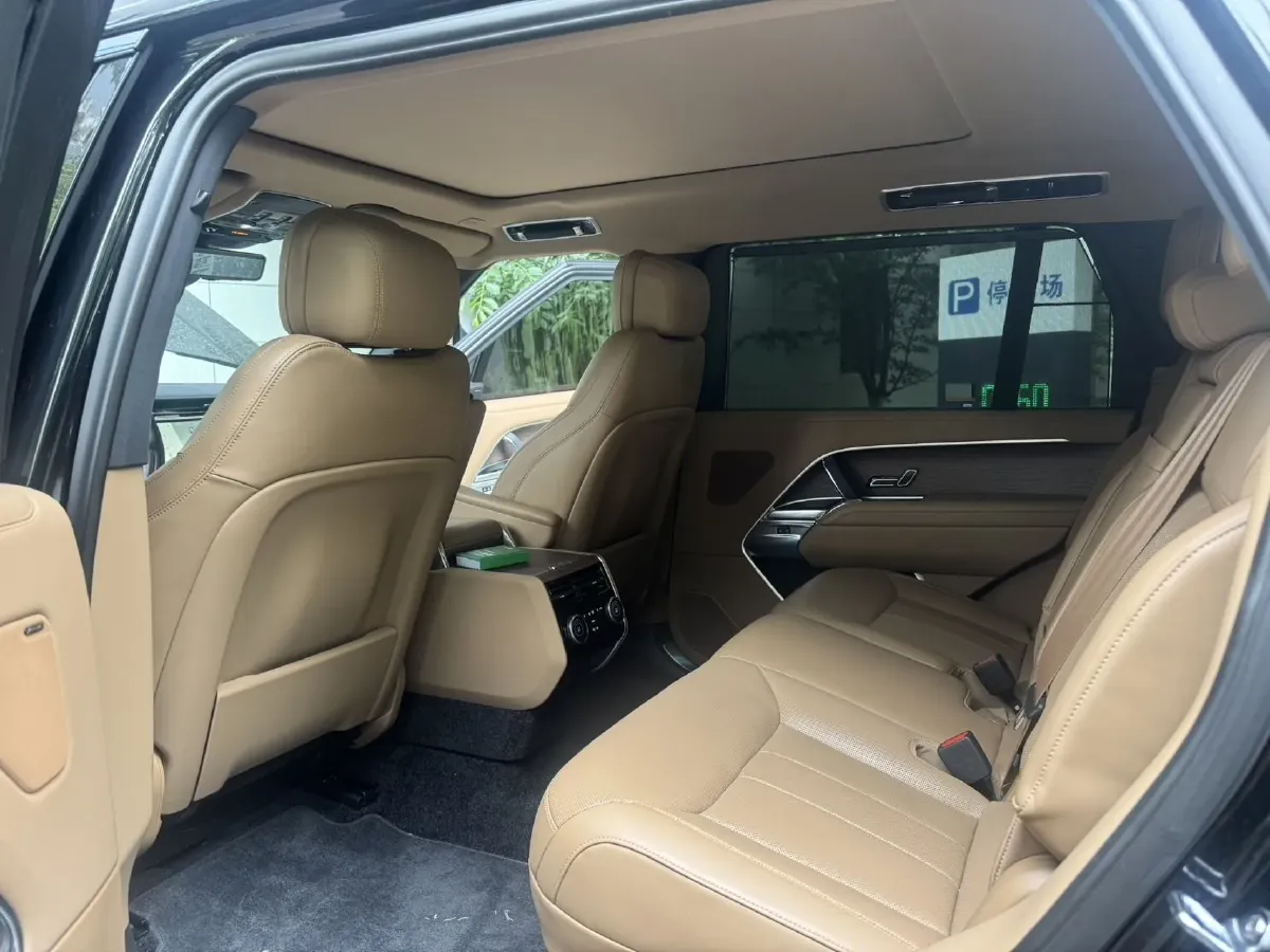 2025 Land Rover Range Rover 3.0T 400HP L6 8AT,autocango,china used car exporter,china ev exporter,chinese used car exporter,chinese used ev exporter