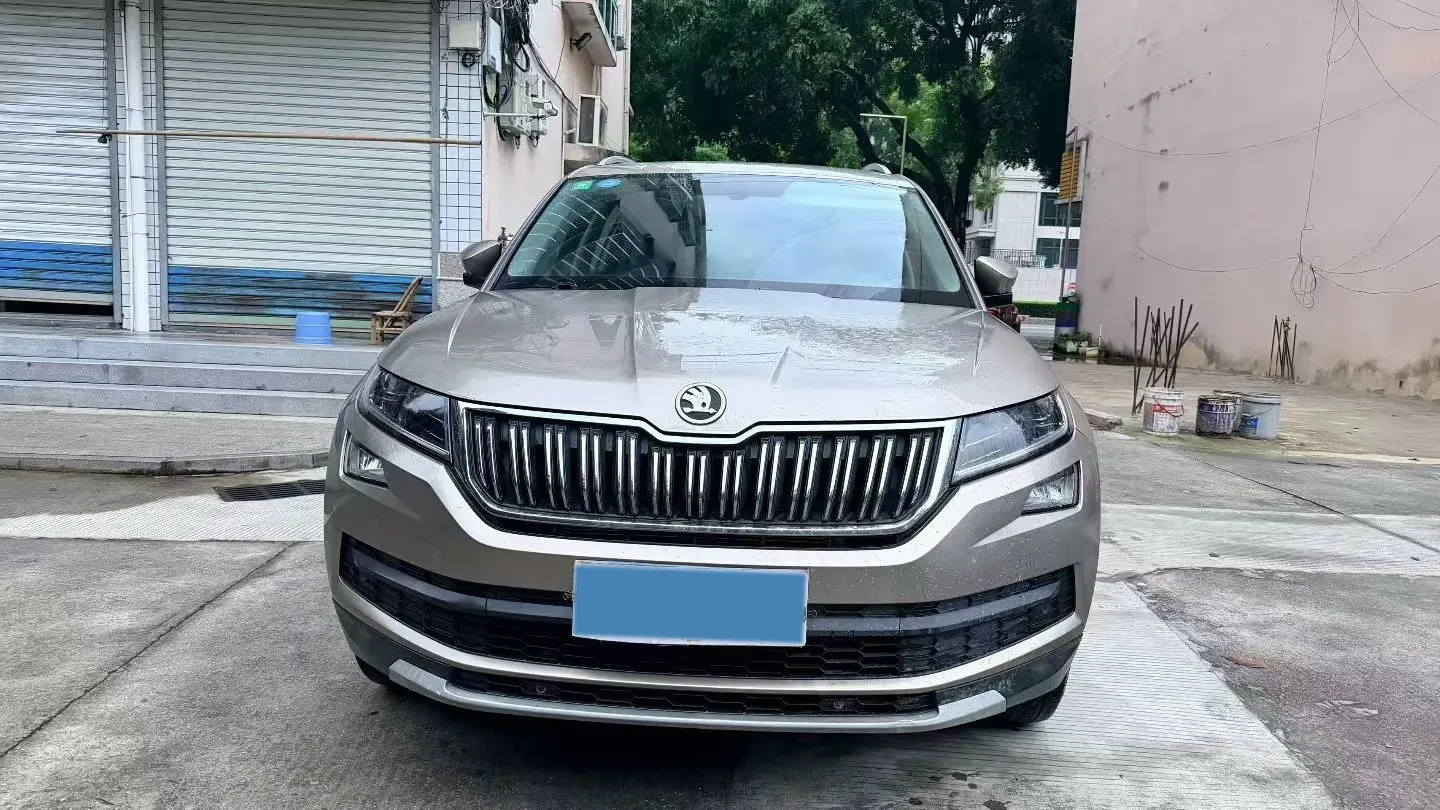 2018 Skoda Kodiak 2.0T 186HP L4 7DCT,autocango,china used car exporter,china ev exporter,chinese used car exporter,chinese used ev exporter