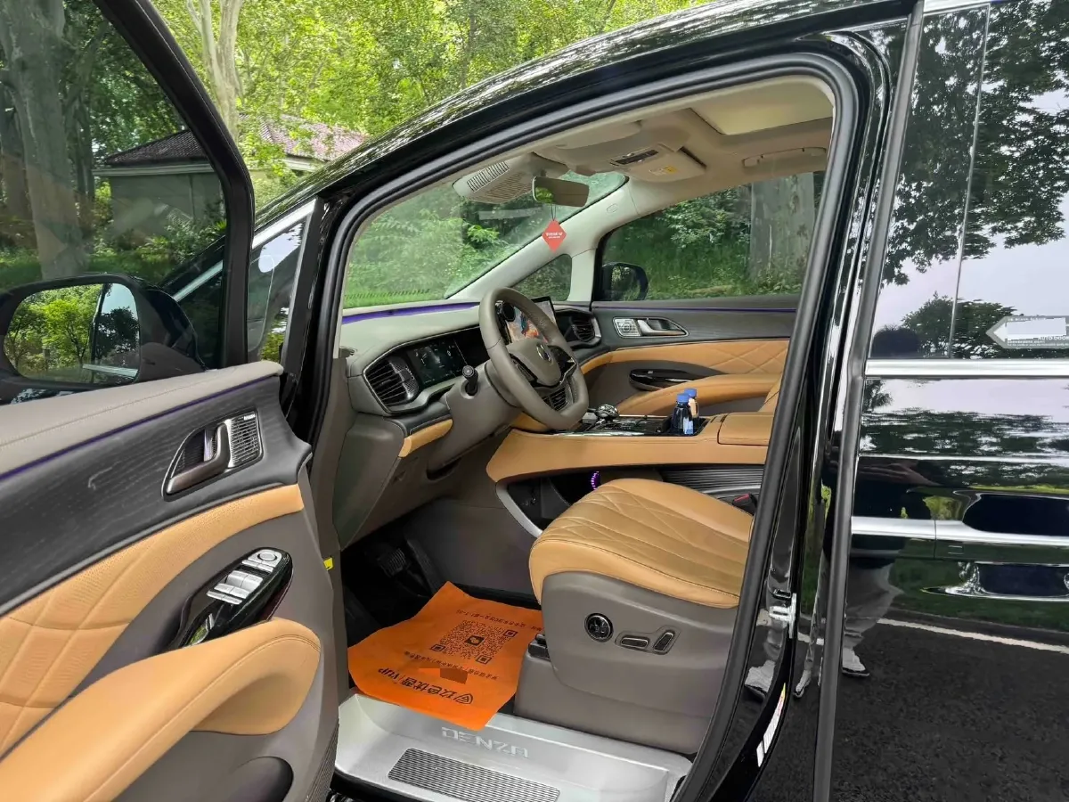 2022 Mercedes-Benz GLC Class 2.0T 197HP L4 9AT,autocango,china used car exporter,china ev exporter,chinese used car exporter,chinese used ev exporter