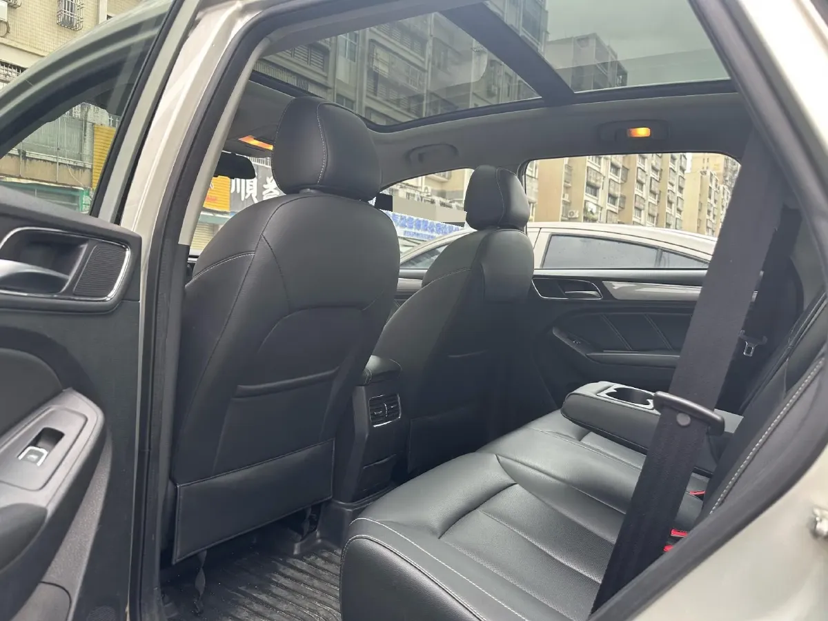 2020 Roewe i6 1.5T 169HP L4 7DCT,autocango,china used car exporter,china ev exporter,chinese used car exporter,chinese used ev exporter