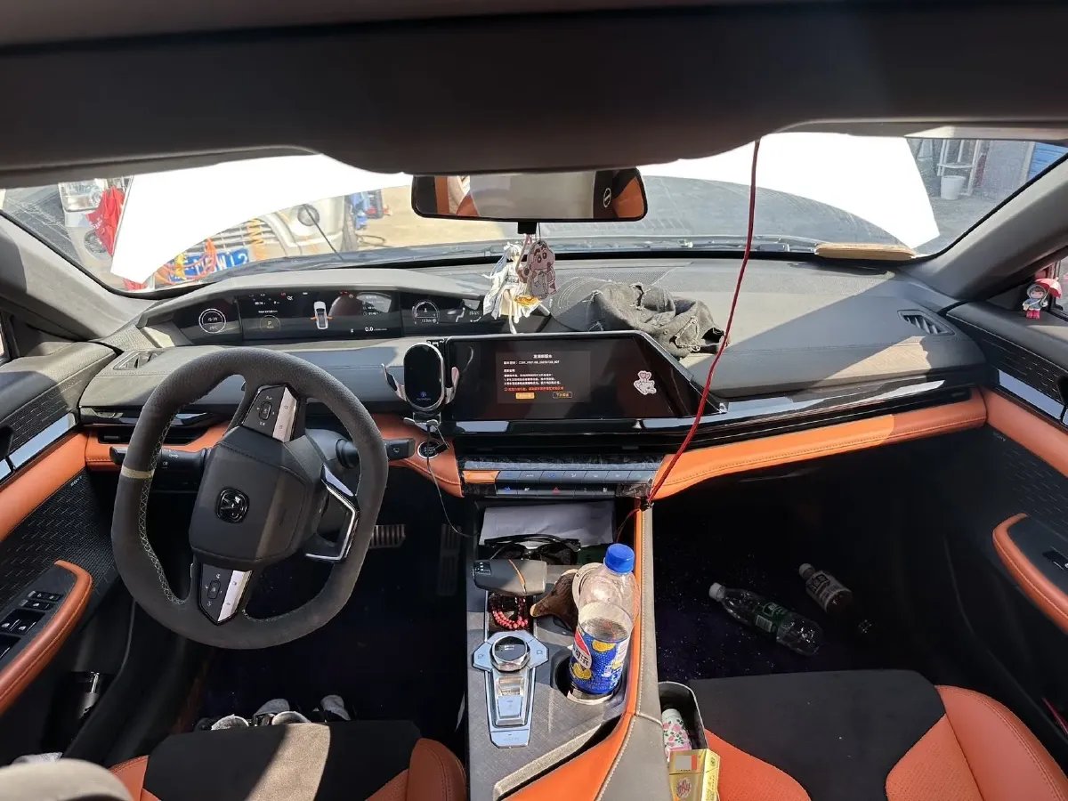 2023 ChangAn UNI-V 2.0T 233HP L4 8AT,autocango,china used car exporter,china ev exporter,chinese used car exporter,chinese used ev exporter