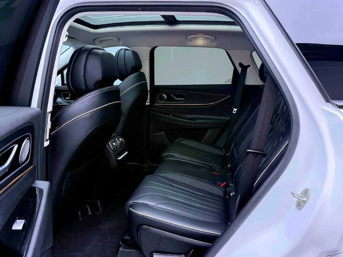 2023 Chery Tiggo 9 2.0T 261HP L4 7DCT,autocango,china used car exporter,china ev exporter,chinese used car exporter,chinese used ev exporter