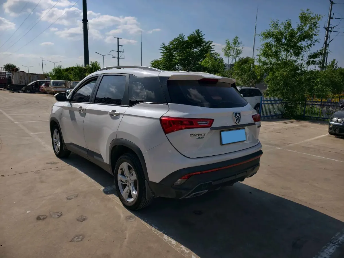 2018 BaoJun 530 1.5T 150HP L4 6MT,autocango,china used car exporter,china ev exporter,chinese used car exporter,chinese used ev exporter