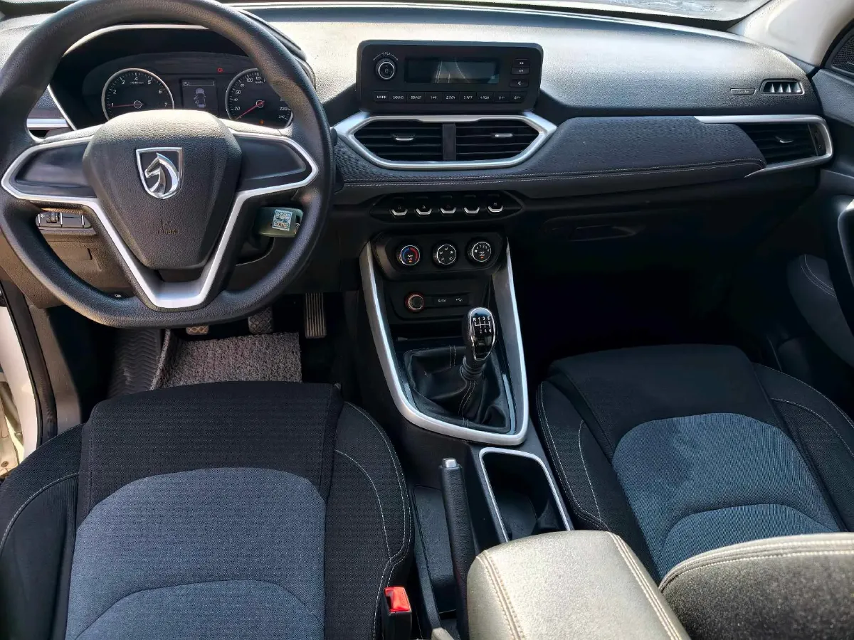 2018 BaoJun 530 1.5T 150HP L4 6MT,autocango,china used car exporter,china ev exporter,chinese used car exporter,chinese used ev exporter