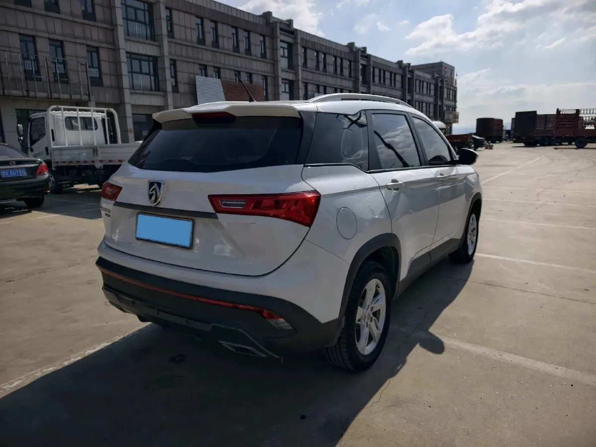 2018 BaoJun 530 1.5T 150HP L4 6MT,autocango,china used car exporter,china ev exporter,chinese used car exporter,chinese used ev exporter